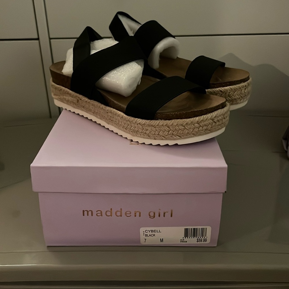 NWT Madden Girl Cybell Espadrille Sandals.